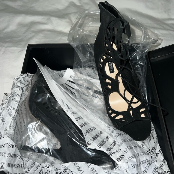 Brand New In Box. Black Lace Up Heels. Size 7 - Picture 2 of 9